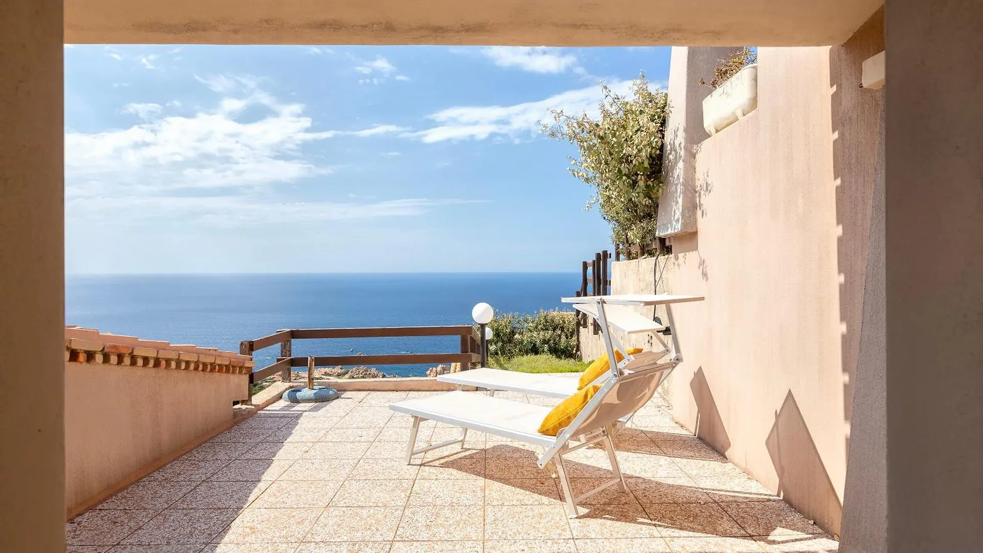 Semesterbostad Villino Altura Villa Costa Paradiso Italien